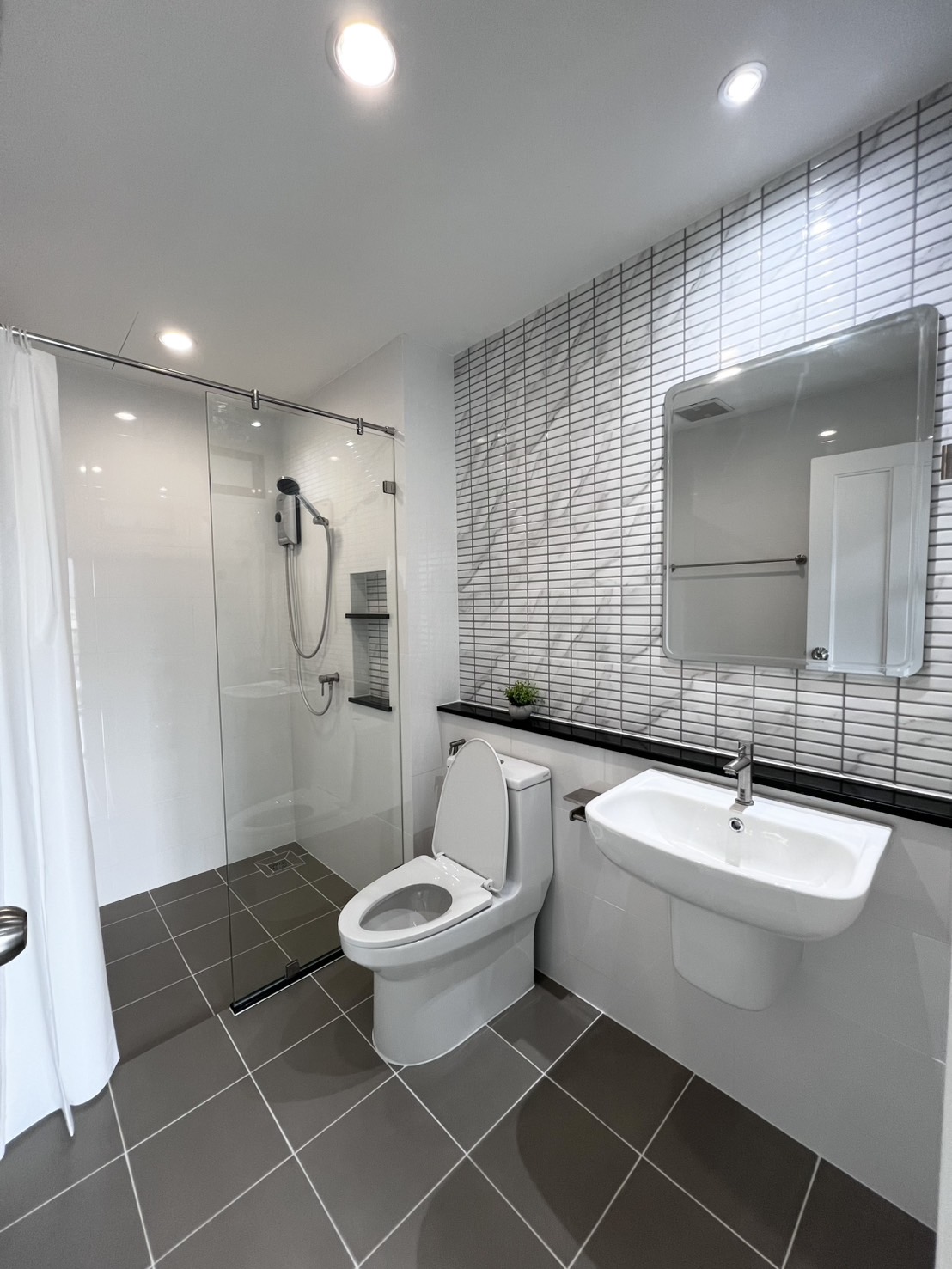 Bathroom with glass shower screen